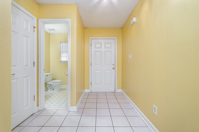 Building Photo - 9026 Tibble Creek Way