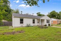 Building Photo - 10639 Aledo Dr