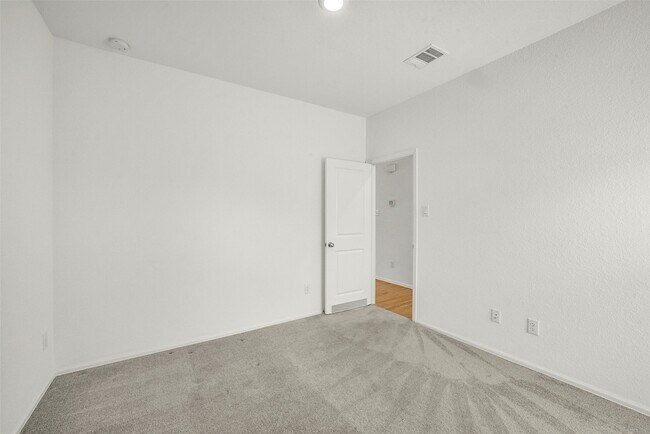 Building Photo - 3003 Halleton Ct.