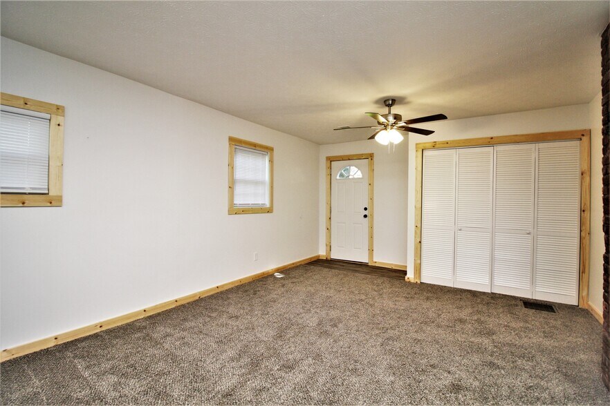 Building Photo - 4634 Southcrest Dr