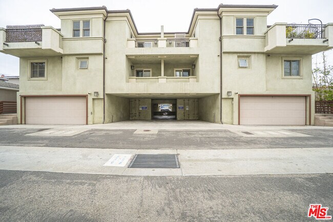 Building Photo - 642 Hermosa Ave