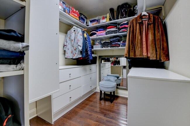 Building Photo - 1625 Paterson Plank Rd