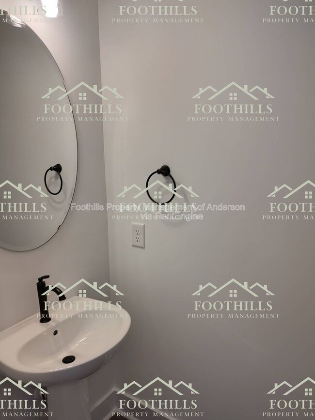 Building Photo - 267 Silo Rdg Dr