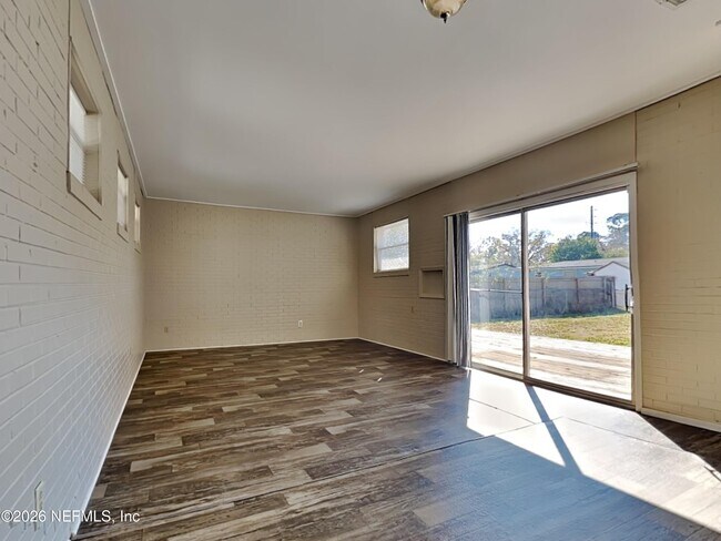 Building Photo - 6332 Romilly Dr