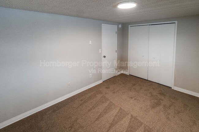 Building Photo - 10119 E Empire Ave