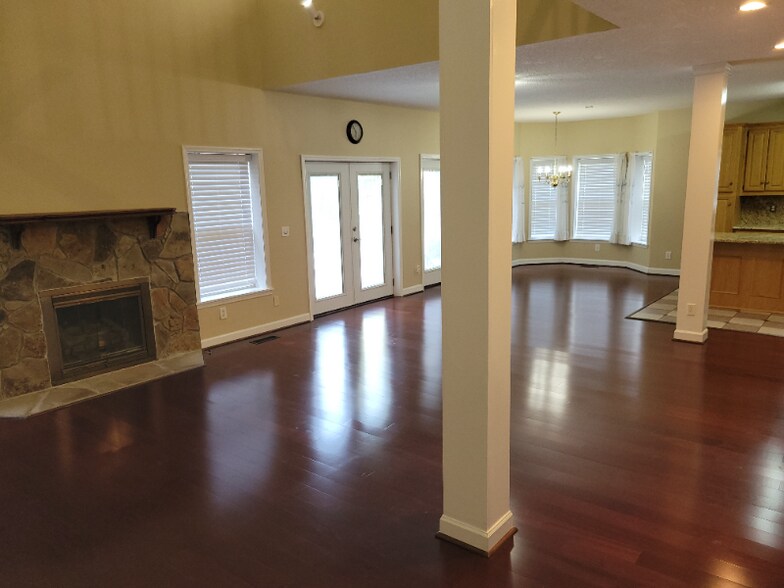 Building Photo - 310 Hillridge Cove