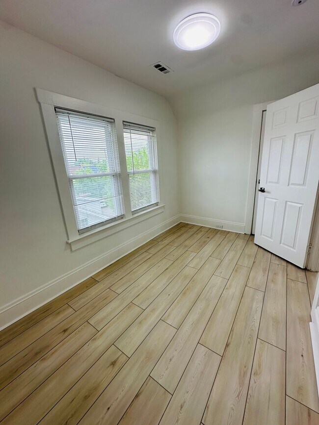 Building Photo - 4014 Cypress Ave