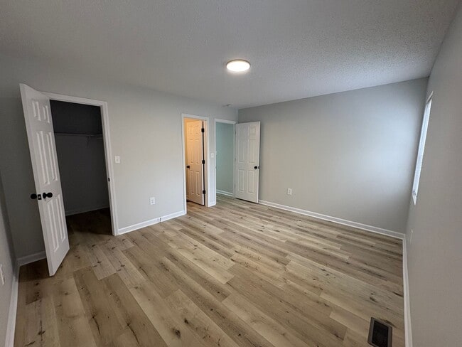 Building Photo - Modern Comfort Meets Peaceful Living – Only $1,600/mo! ?