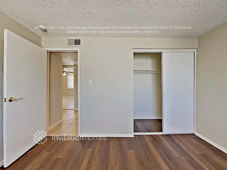 Building Photo - 13232 N 39th St