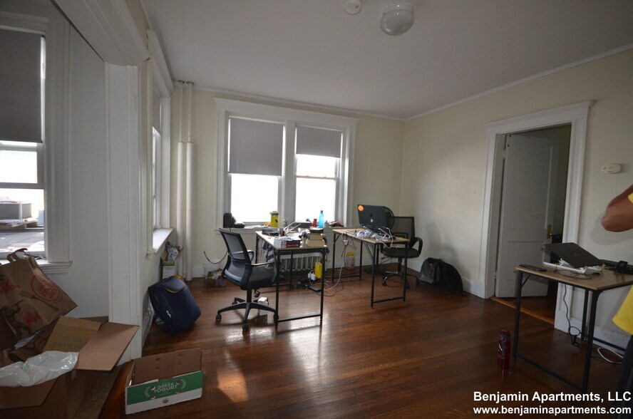 Building Photo - 1163 Boylston St