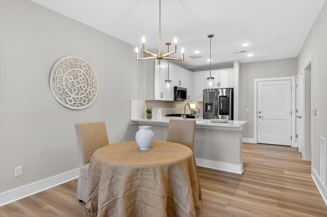 Building Photo - 76 Old Mill Bottom Rd N