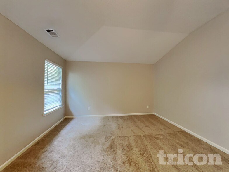 Building Photo - 211 Beckenham Ln