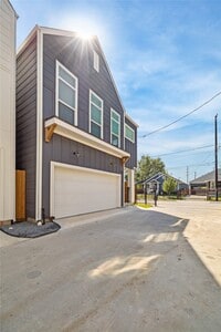 Building Photo - 5237 Hillman St