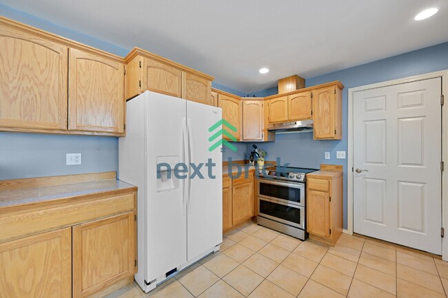 Building Photo - Discover Spacious Comfort: 4-Bedroom Gem with 2.5 Baths