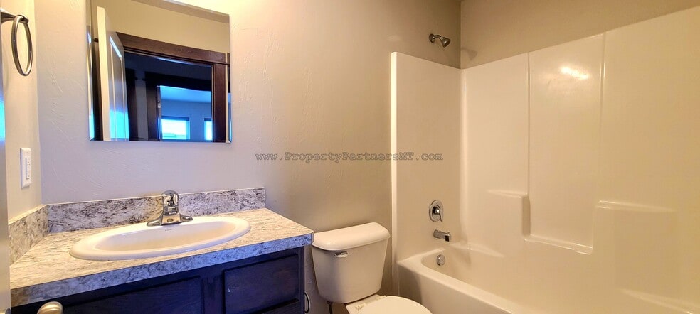 Building Photo - 1303 Westwood Cir