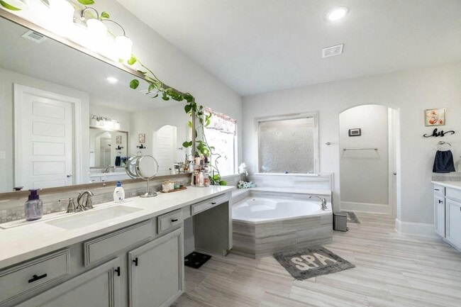 Building Photo - 17821 Limestone Spring Ln