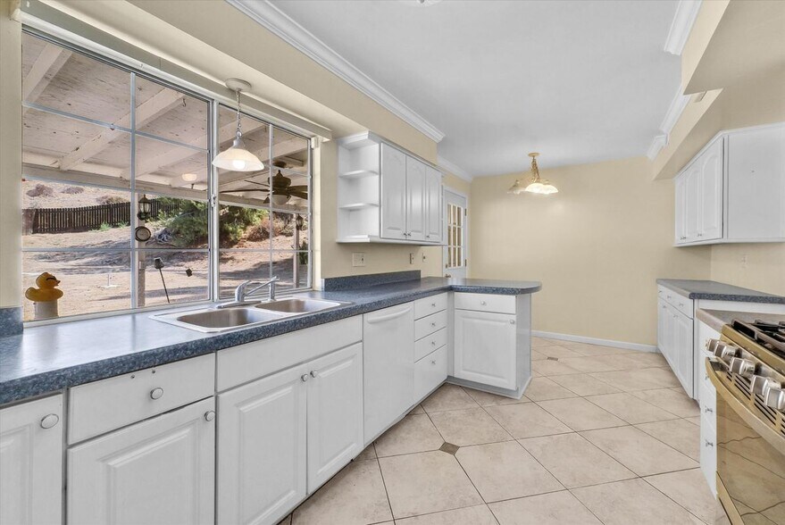 Building Photo - 175 Masters Ave