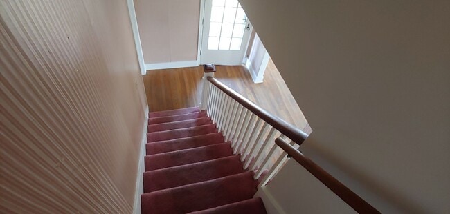 Building Photo - Charming 3 bedroom, 1.5 bathroom 1,448 sq....