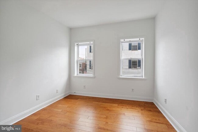Building Photo - 1563 E Hewson St