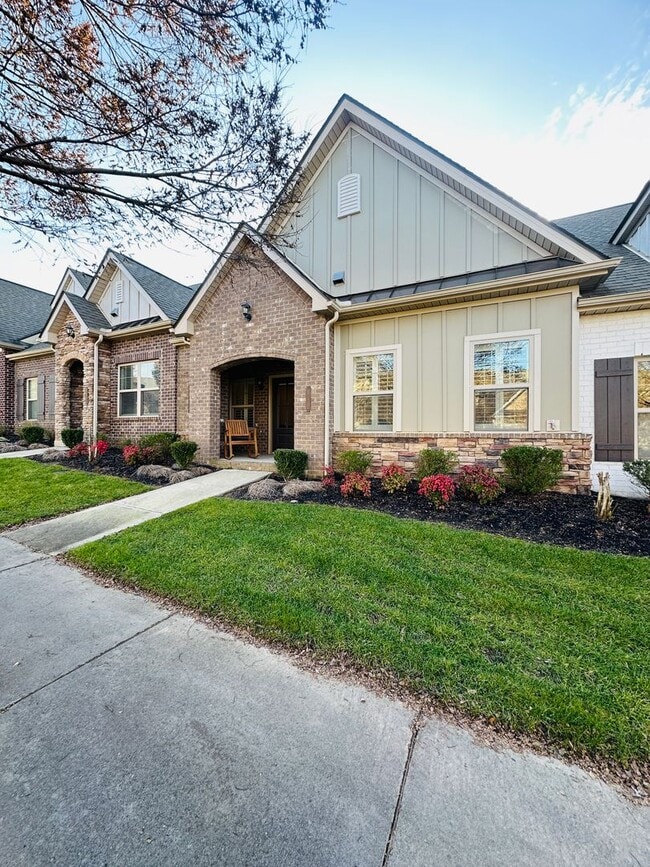 Building Photo - Spacious 3 bed, 3 bath home in Groves Park Commons featuring a modern kitchen, 2-car garage, and ...