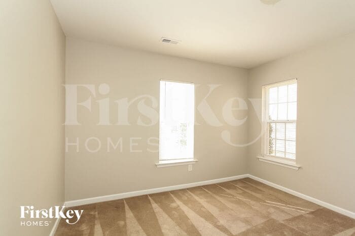 Building Photo - 202 Wolf Creek Ln