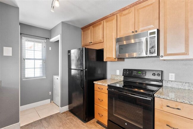 Building Photo - 660 Youngstown Pkwy