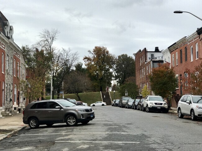 Building Photo - 25 N Montford Ave