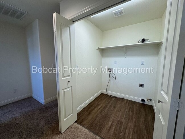 Building Photo - 1230 Saltern Dr