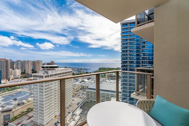 Building Photo - Sky Ala Moana (West) #3305 - Fully Furnished 1 BR/1 BA/1 Parking