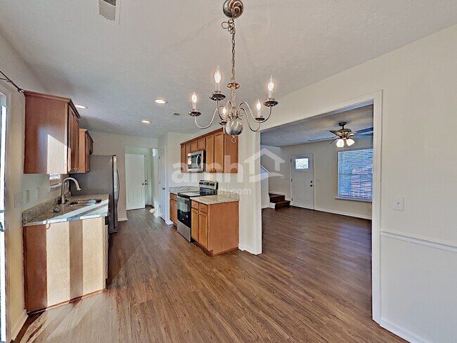 Building Photo - 511 Whitewater Ln