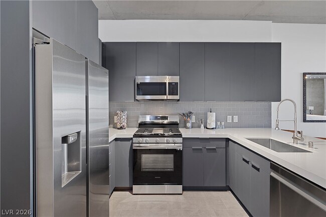 Building Photo - 353 E Bonneville Ave