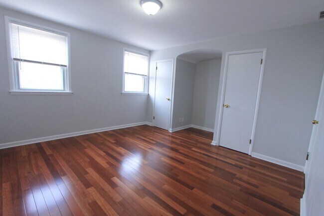 Building Photo - 8613 Gilbert St