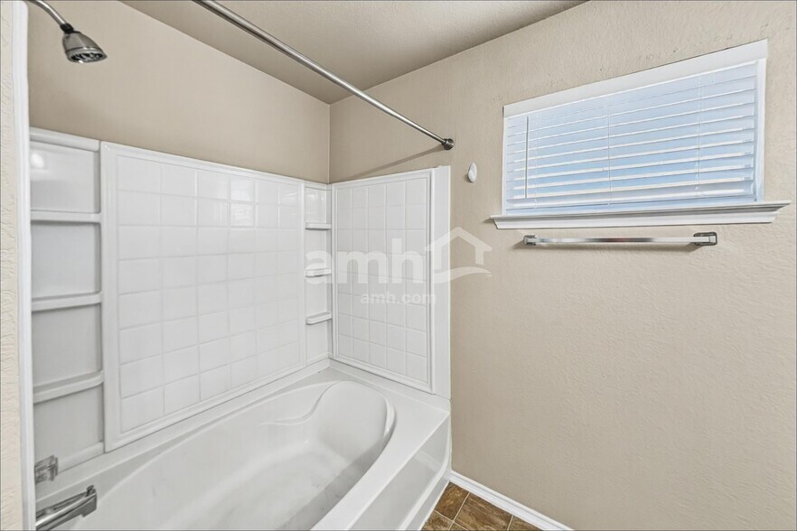 Building Photo - 11500 Gloriosa Dr