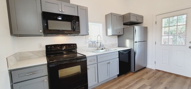 Primary Photo - 5621 N 44th St