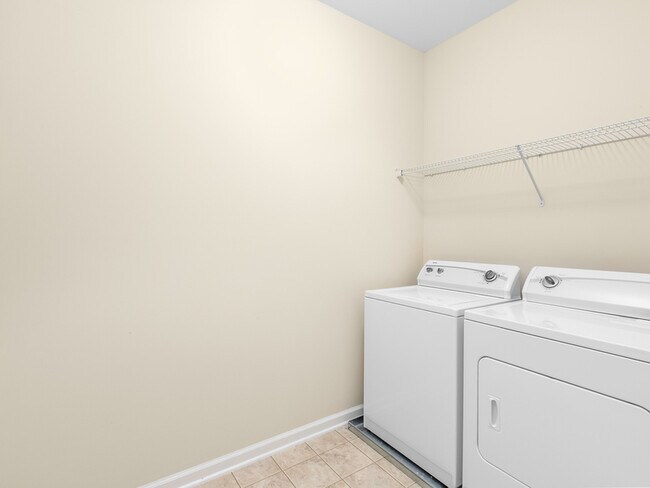 Building Photo - 533 Panorama Park Pl