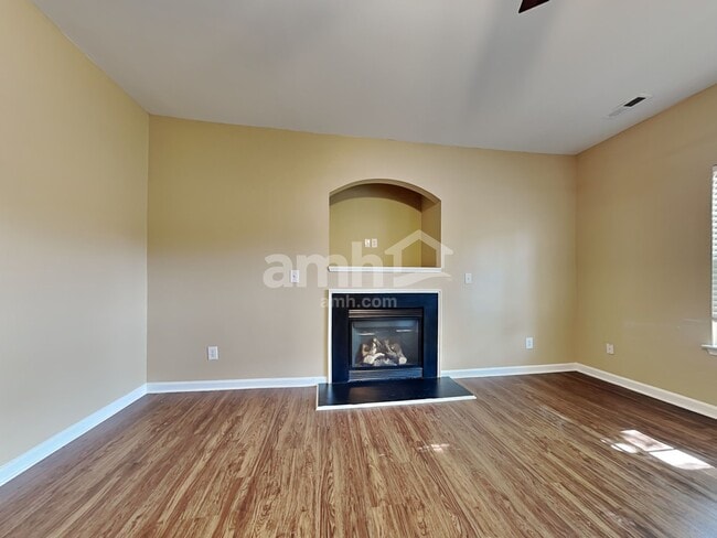 Building Photo - 9002 Glenashley Dr