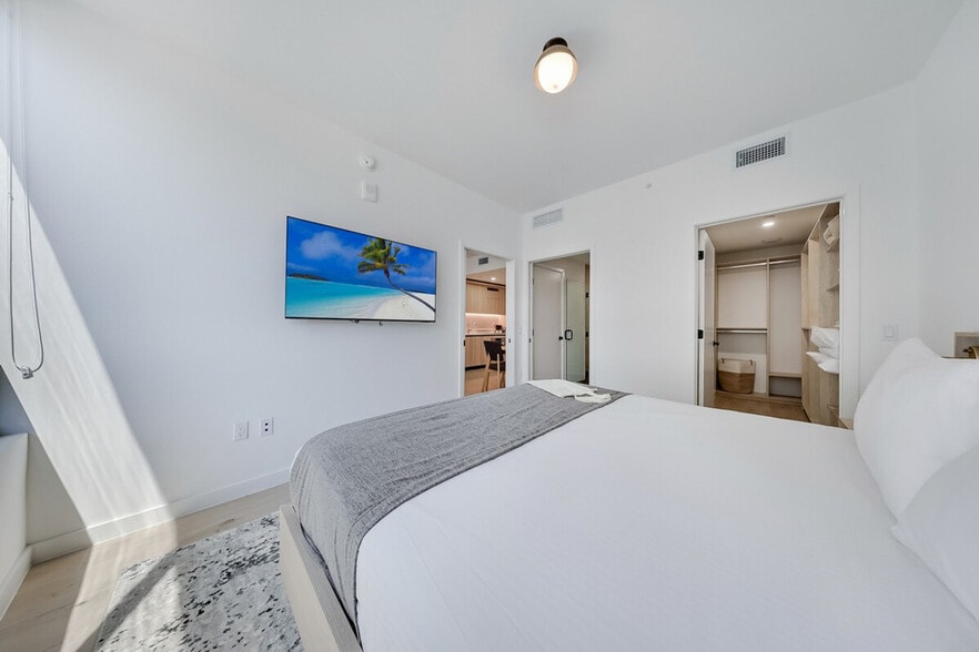 Building Photo - 36 NE 2nd St