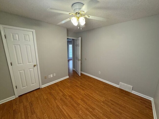 Building Photo - 7081 S Beringer Dr