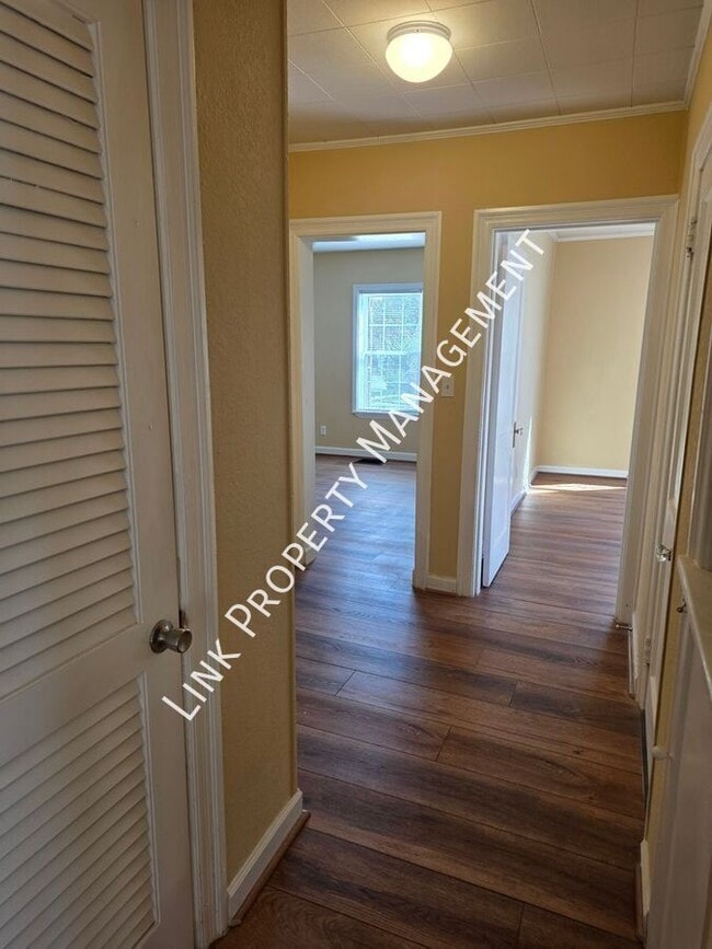 Building Photo - 129 N Moore Rd