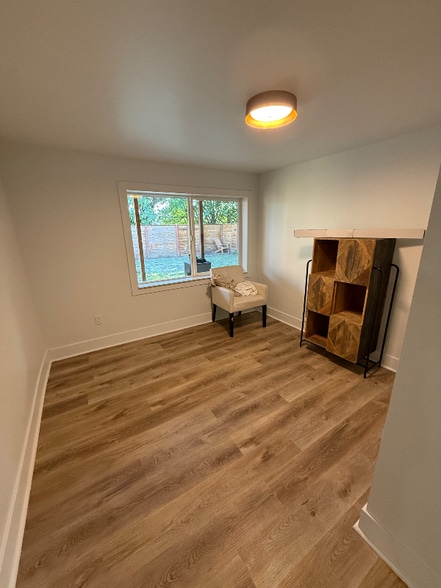 Building Photo - 5502 E L St