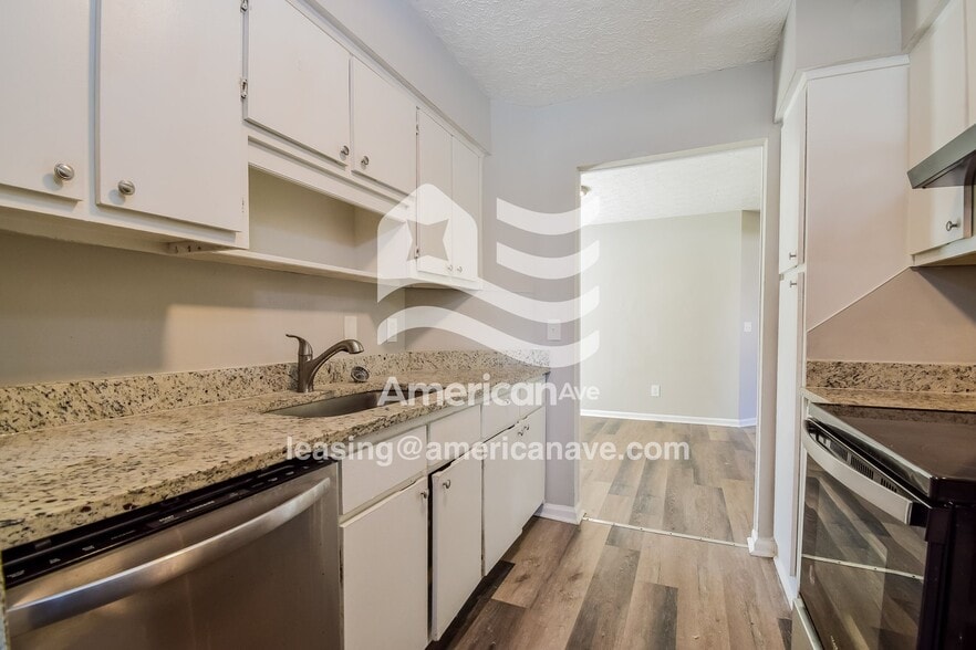 Building Photo - 870 Stafford Ct