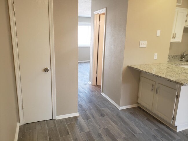 Building Photo - 3594 Friendswood Dr