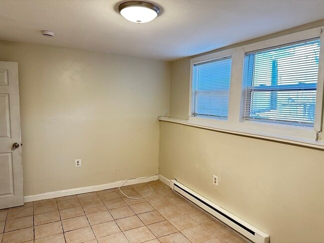Building Photo - 33 Curry Cir