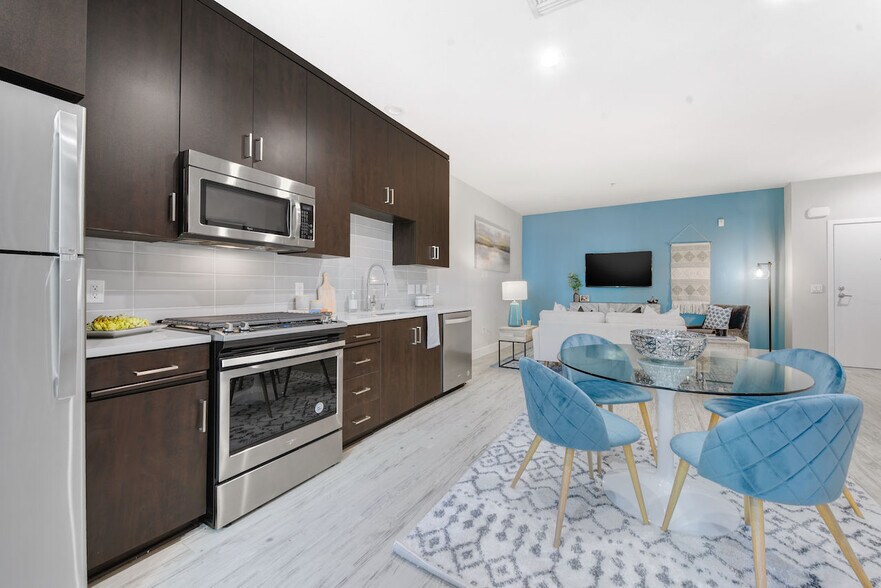 Domain Apartments 8798 Spectrum Center Blvd San Diego CA 92123