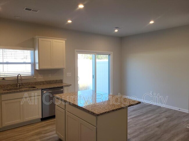 Building Photo - 147 Randwick Ln