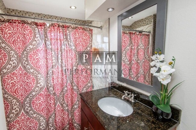 Building Photo - 3876 S Brust Ave