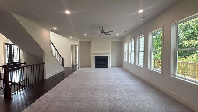 Building Photo - 5365 Travers Ln