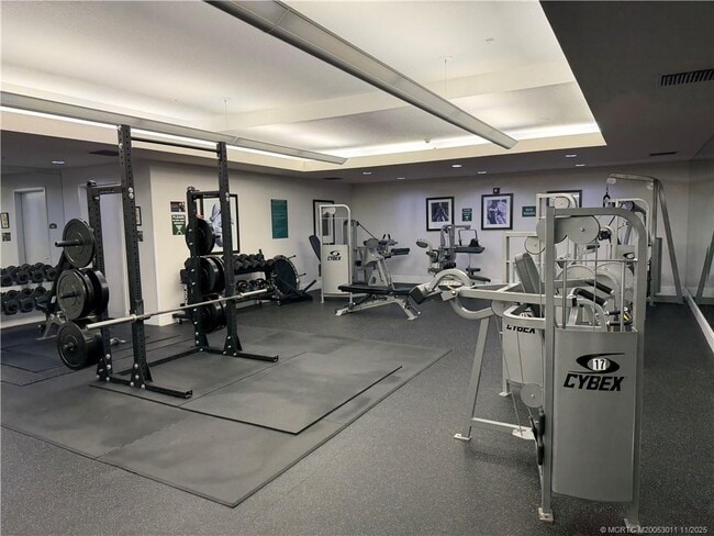 Building Photo - 610 Clematis St