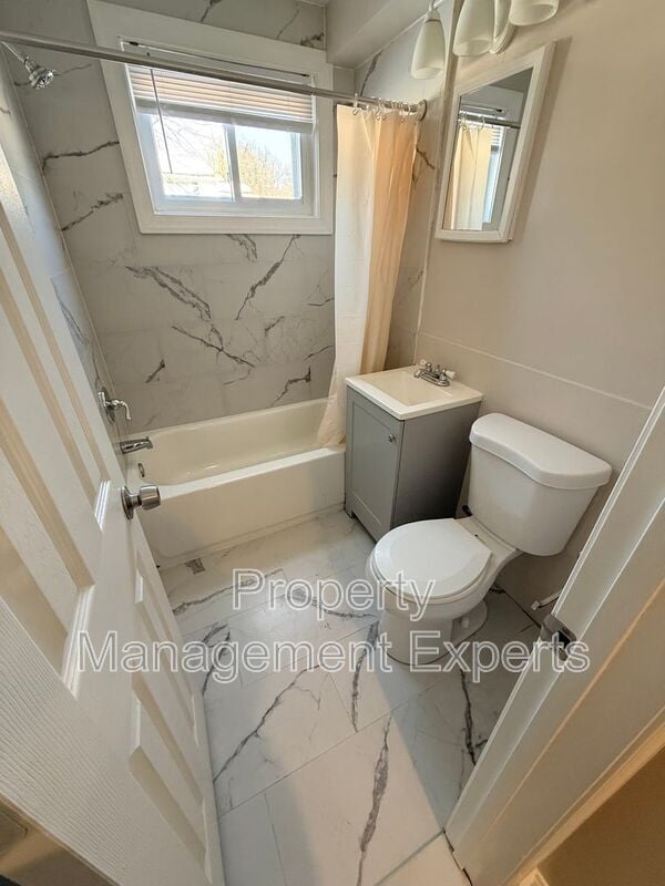 Building Photo - 1841 N Dinwiddie St