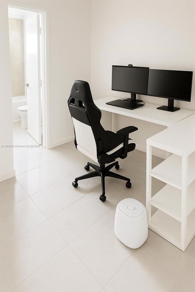 Building Photo - 1780 NE 191st St